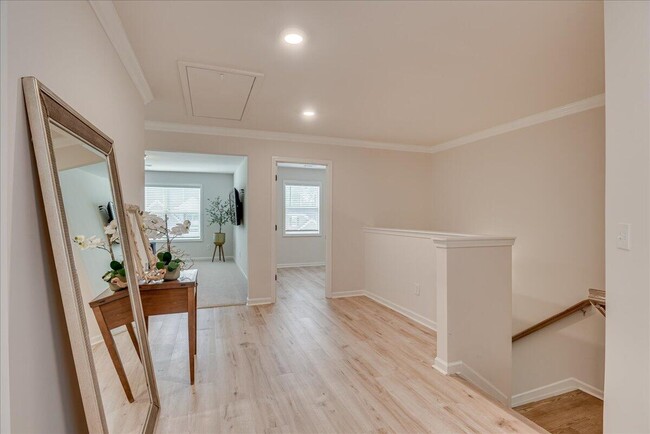 Building Photo - 6233 High Top Ln