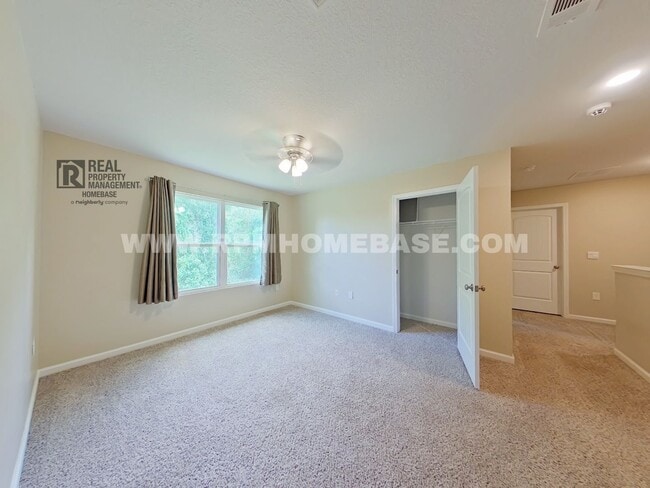 Building Photo - Spacious 5-Bedroom Home with Bonus Living ...