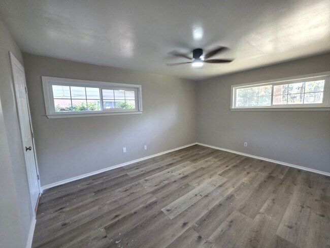 Building Photo - Spacious 3-Bedroom Home in Prime Irving Lo...