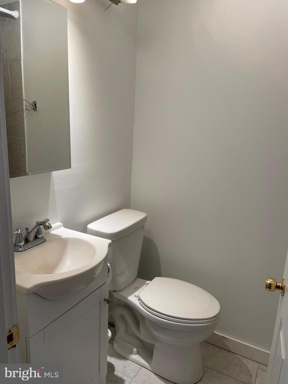 Building Photo - 1410 Longford Rd