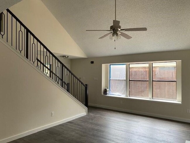 Building Photo - LOVELY 2 STORY IN GRAPEVINE! NOT EVEN 5 MI...