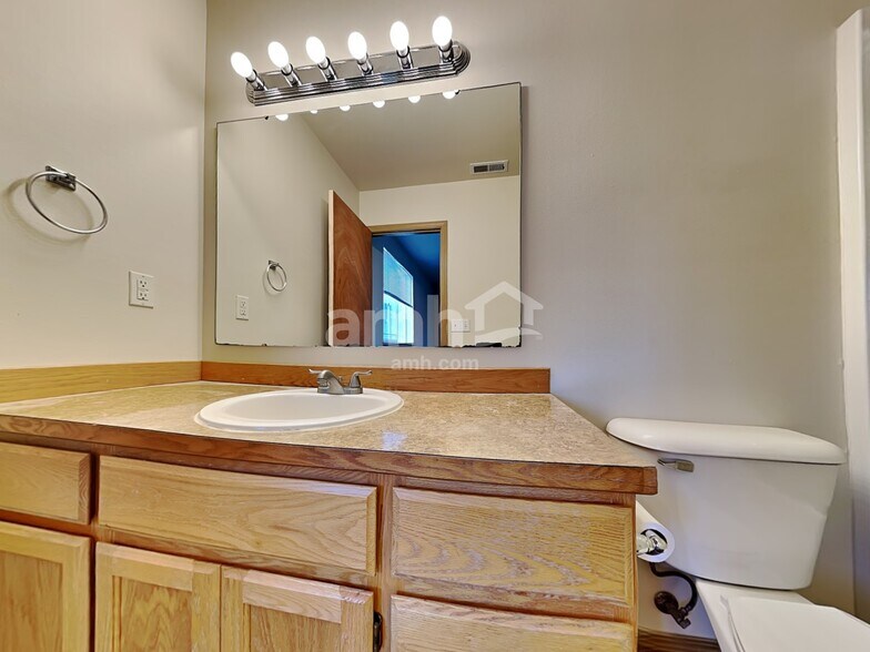 Building Photo - 17218 12th Avenue Ct E