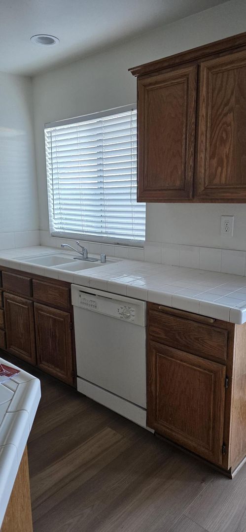 Building Photo - Southridge 4bed 2bath Beauty!