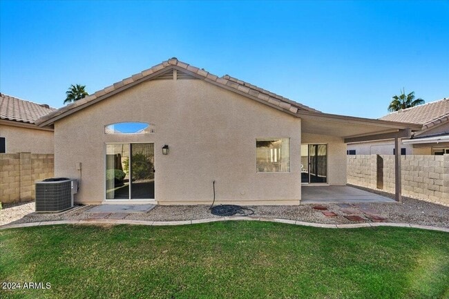 Building Photo - 1310 E Sheena Dr