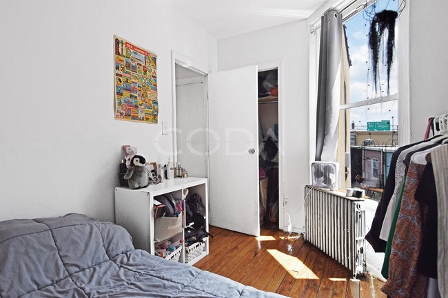 Building Photo - 566 Morgan Ave