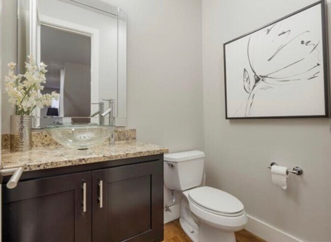 Building Photo - Experience fabulous Brookside living, just outside your front door!