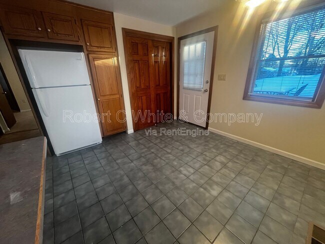 Building Photo - 92 Water St