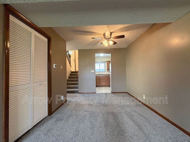 Building Photo - 5547 S 38th St