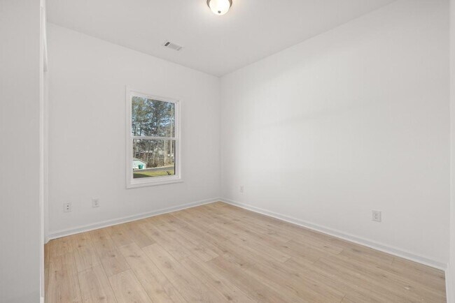 Building Photo - 4400 Ross Estates Ct SW
