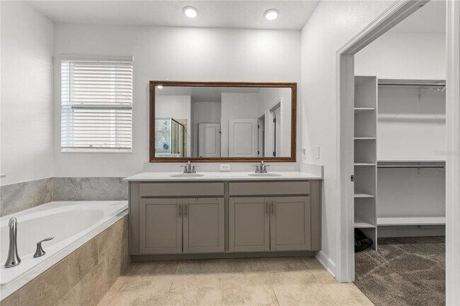 Building Photo - 11409 Rhyme Ave