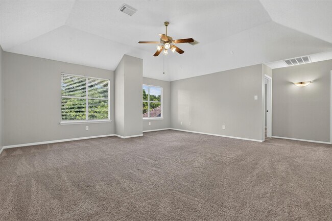 Building Photo - 108 Oak Creek Ln