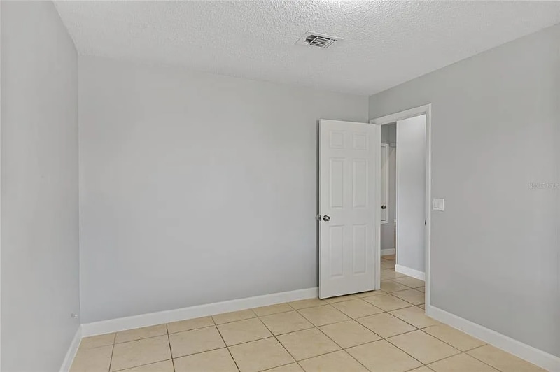 Building Photo - 5846 Willow Leaf Ct