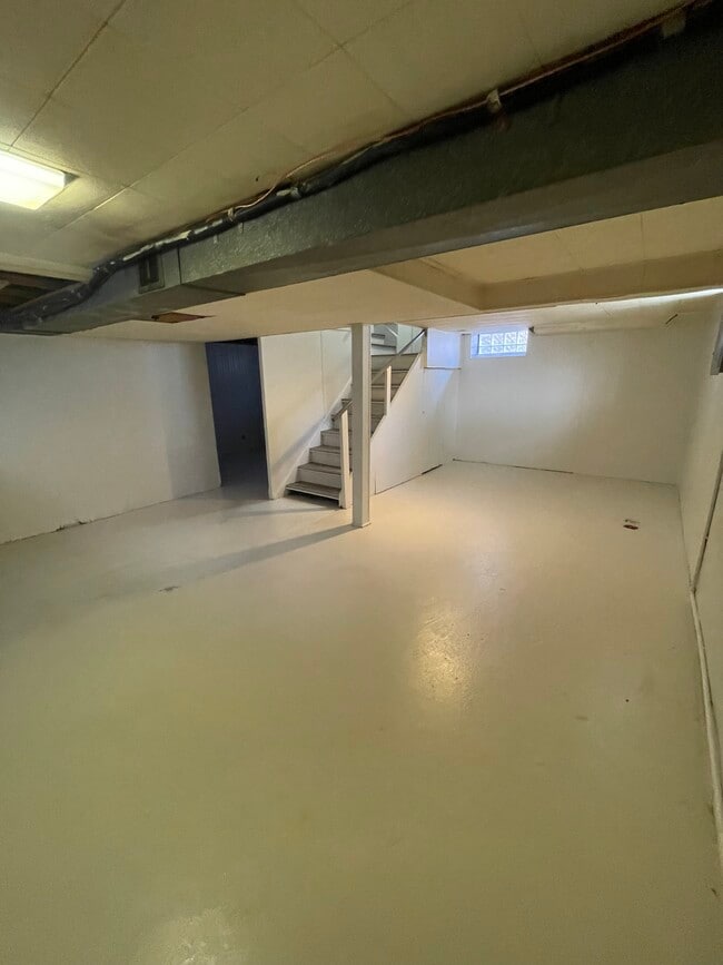Building Photo - 8041 Marlowe St