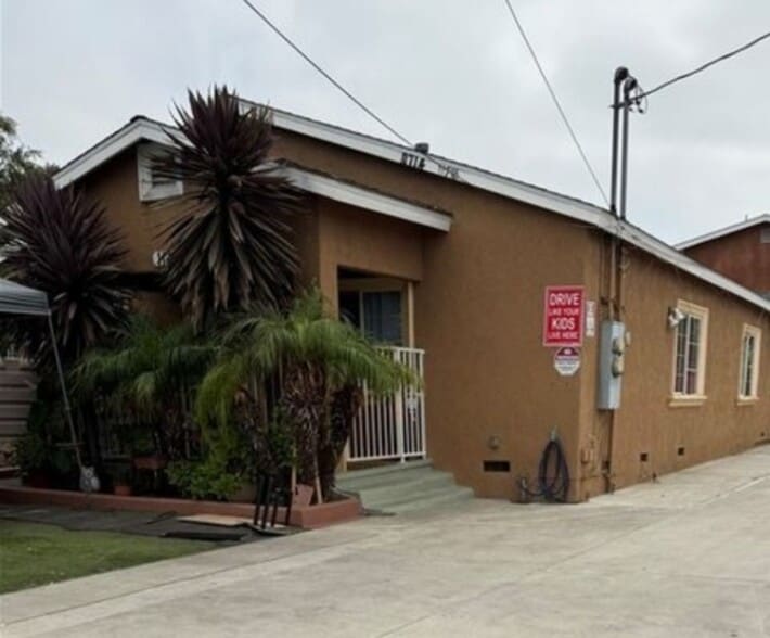 Primary Photo - 11716 S Central Ave