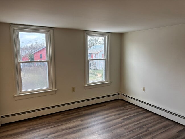 Building Photo - Available NOW! 3 Bed 1 Bath in Newville, PA!