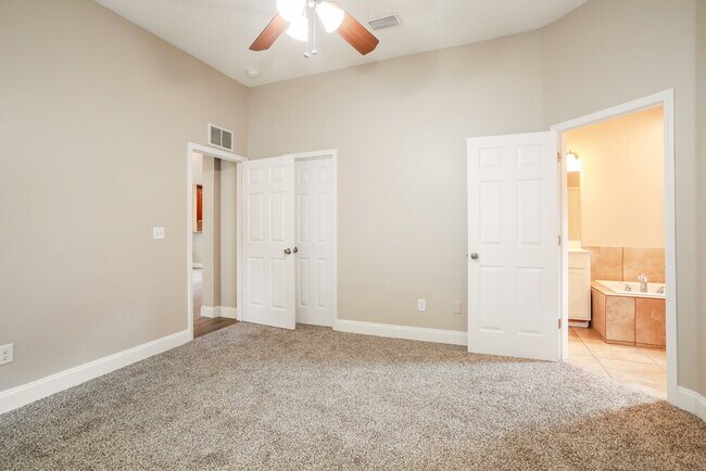 Building Photo - 8041 Byrd Landing Ct