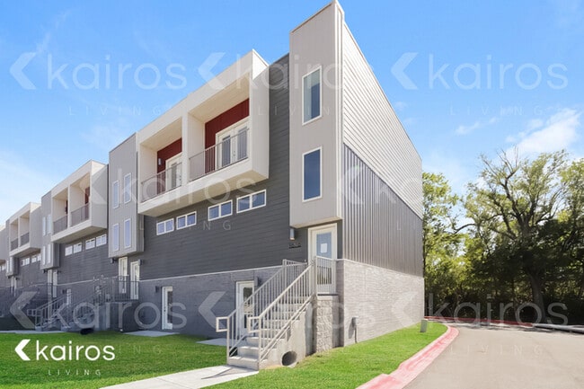 Building Photo - 1676 S. Razorback Road