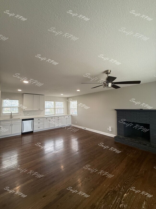 Building Photo - 1827 E 75th Terrace