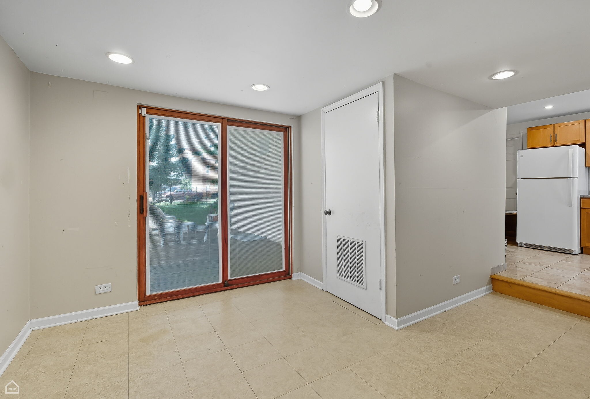 Building Photo - 3709 W Potomac Ave