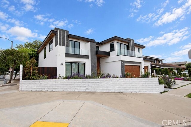 Building Photo - 9984 Petunia Ave