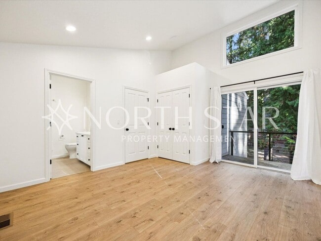 Building Photo - Lake Oswego Home for Lease – Fully Remodeled