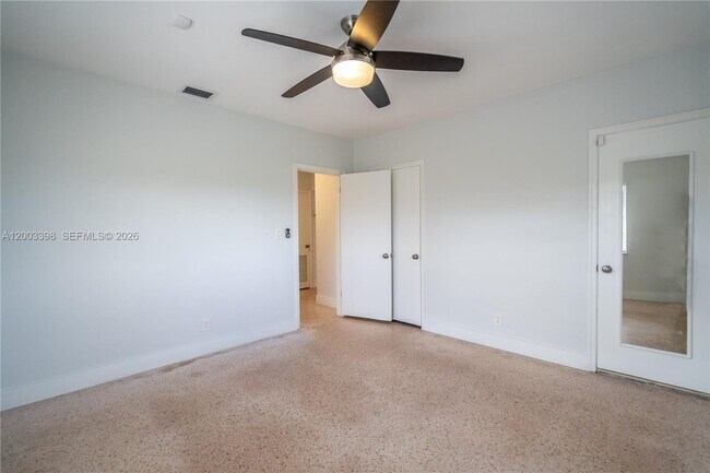 Building Photo - 475 S Shore Dr