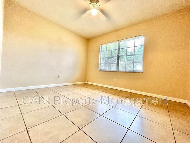 Building Photo - 532 Park Ave