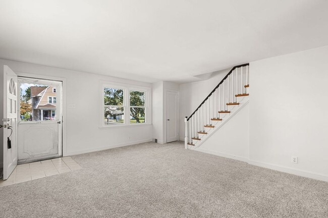 Building Photo - FIRST MONTH FREE* Twin home with new carpe...