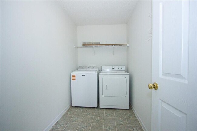 Building Photo - 2804 James Henry Dr