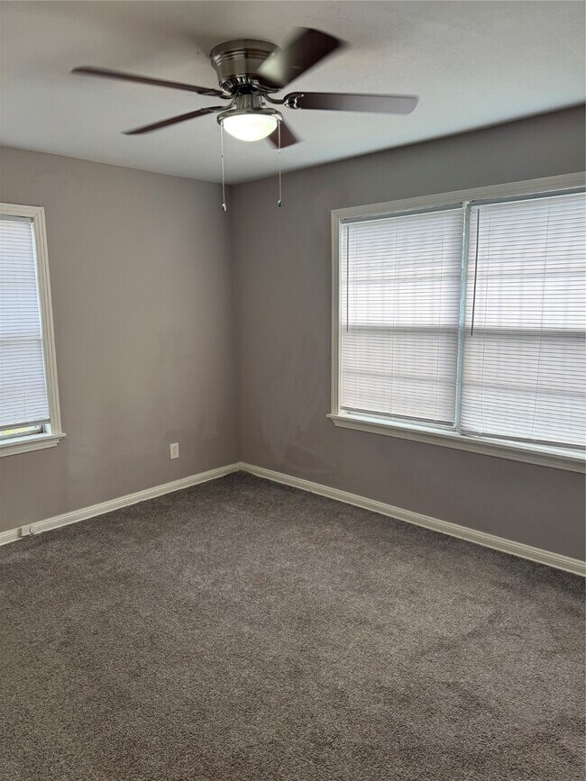 Building Photo - 5634 Belneath St