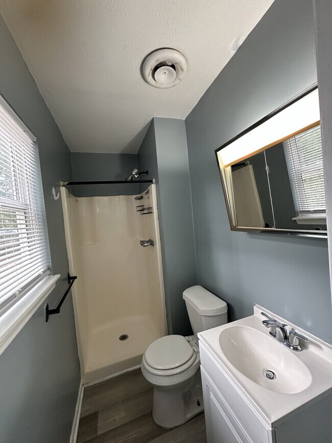 Building Photo - 506 Parkway Ct