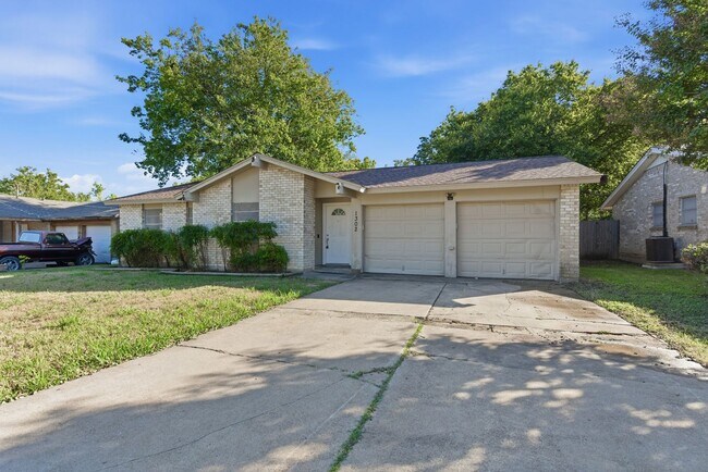 Building Photo - Amazing in Arlington