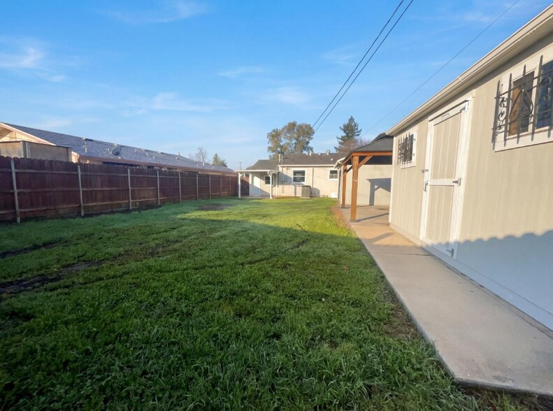 Building Photo - 3910 Ivy St