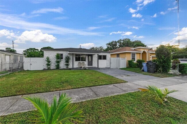 Building Photo - 4530 SW 25th St