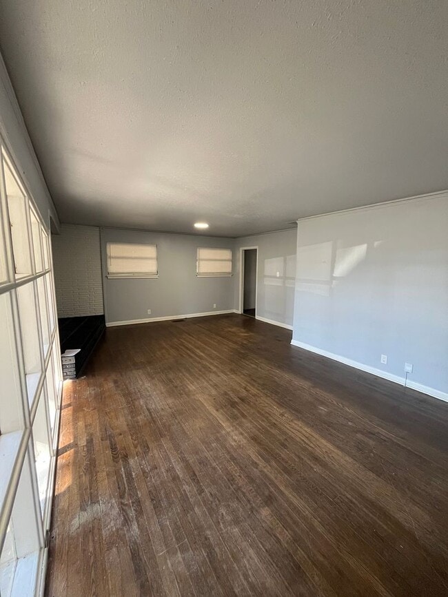 Building Photo - 18 Rosemont Dr