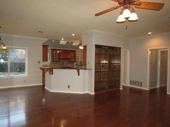 Building Photo - 10602 Cranford Ct