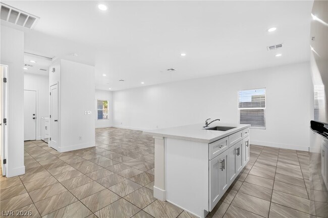 Building Photo - 4078 E Welter Ave