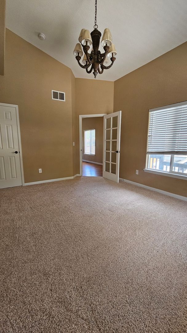 Building Photo - SPACIOUS HOME WITH FINISHED BASEMENT IN NORTH RANGE VILLAGE!