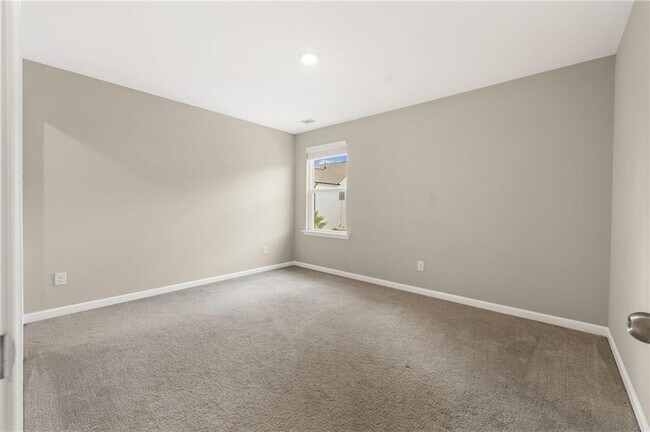 Building Photo - 4335 Magpie Dr