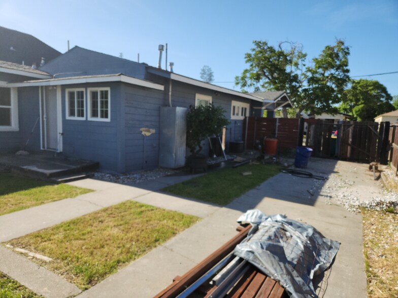 Building Photo - 440 E Arcade St