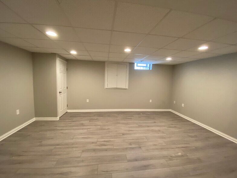 Building Photo - 557 Chadwood Dr