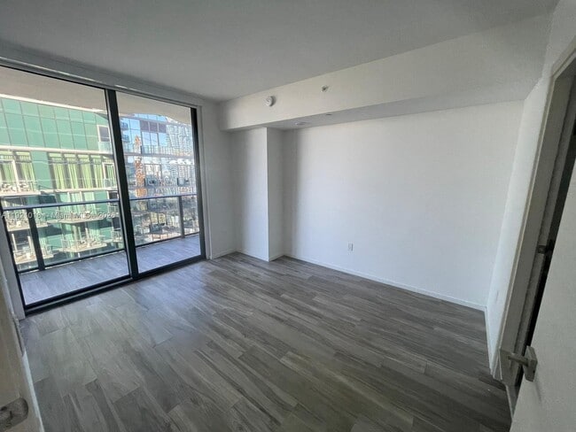 Building Photo - 805 S Miami Ave