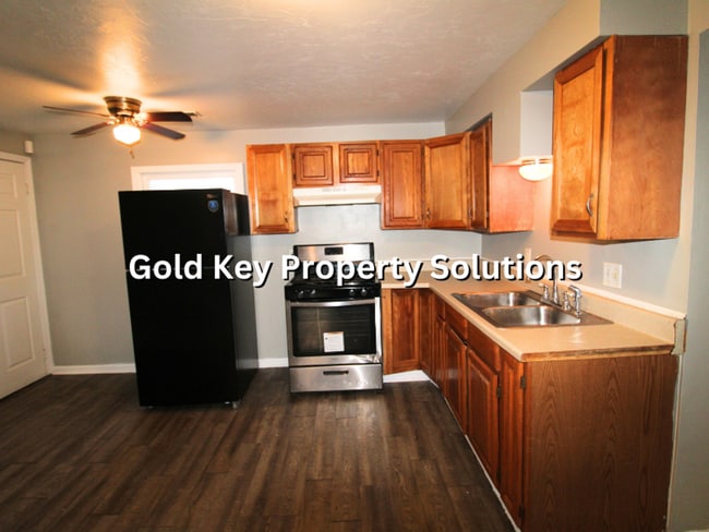 Building Photo - 236 W. Vineyard St. Anderson, IN. 46012