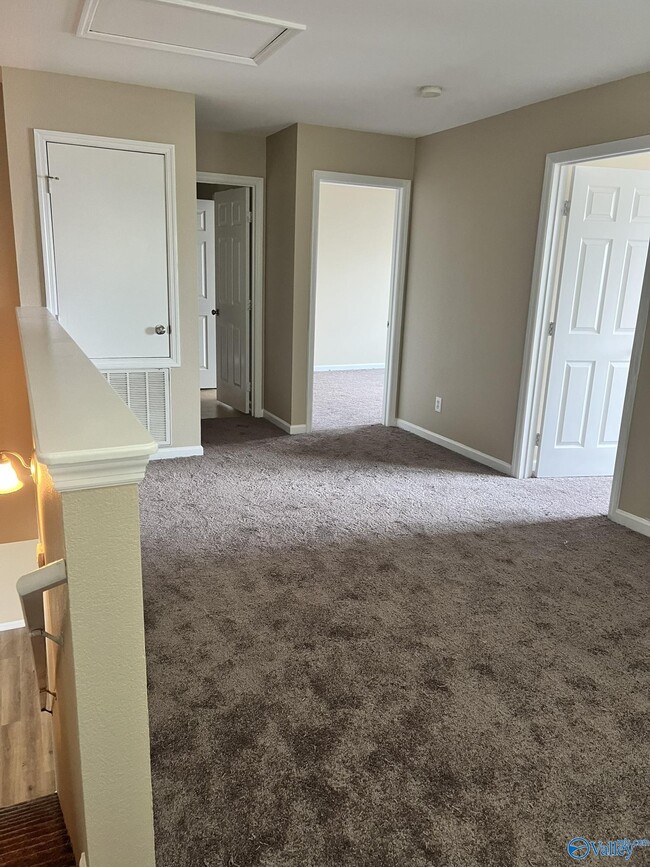 Building Photo - 3061 Castlecreek Dr SW