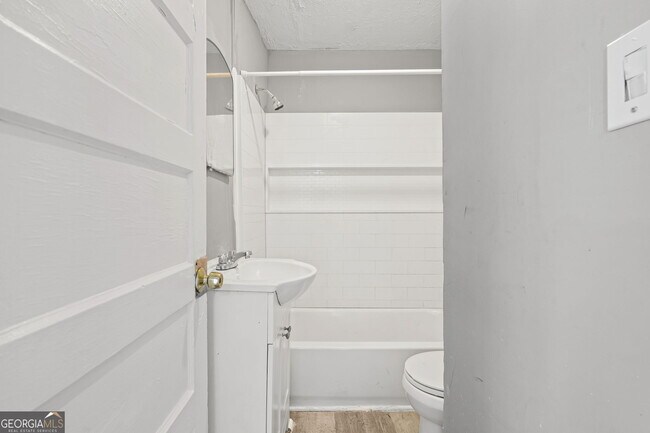 Building Photo - 1971 Detroit Ave NW