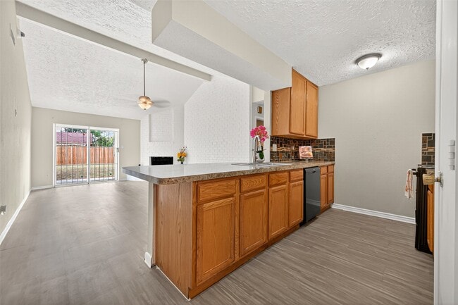 Building Photo - 6822 Dusty Dawn Dr