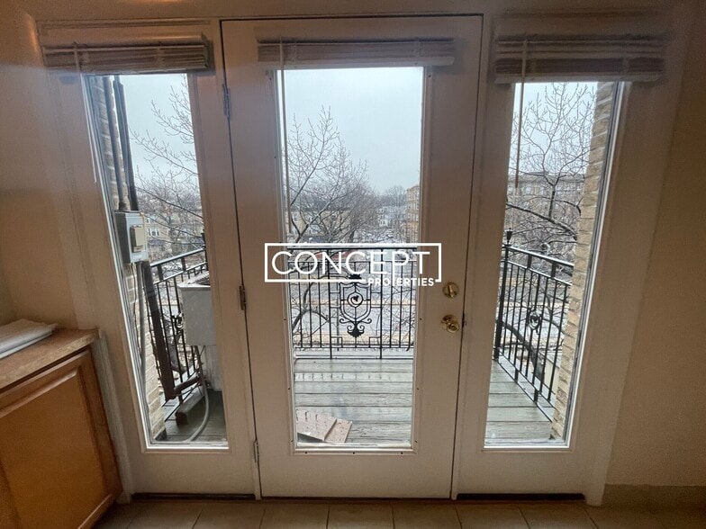 Building Photo - 1131 Commonwealth Ave