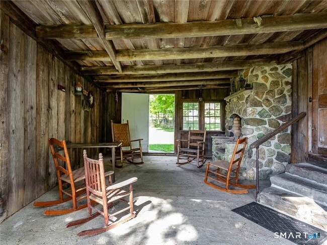 Building Photo - 103 Litchfield Rd