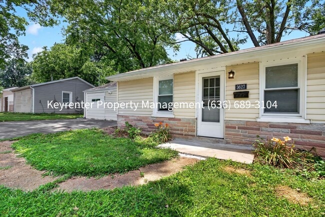Building Photo - Fully Renovated 2BR/1BA Home for Rent