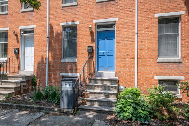 Building Photo - 2110 E Fairmount Ave